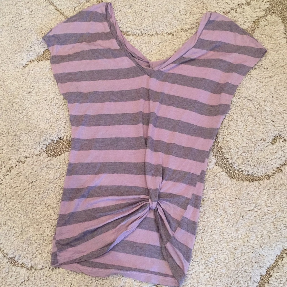 V-neck T